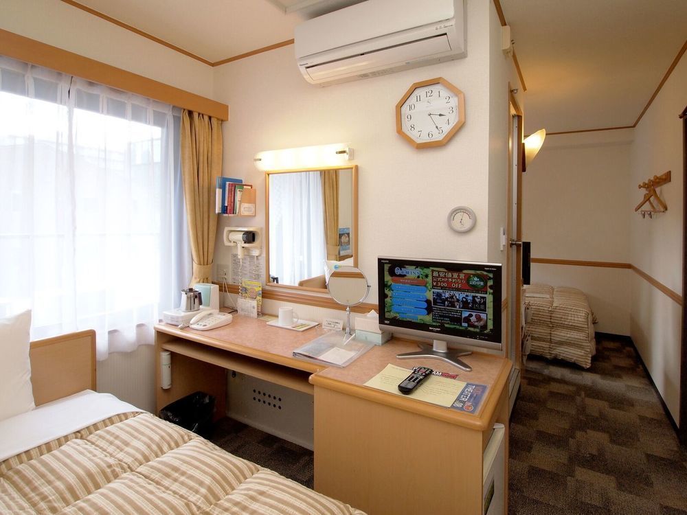 Toyoko Inn Maibara Eki Shinkansen Nishi Guchi Buitenkant foto